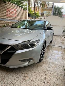 نيسان ماكسيما